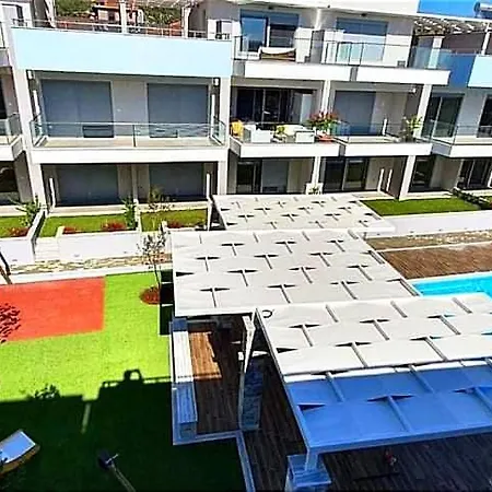 Antigona Apartment